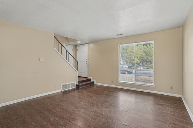 1414 Finley Road, Irving, TX 75062