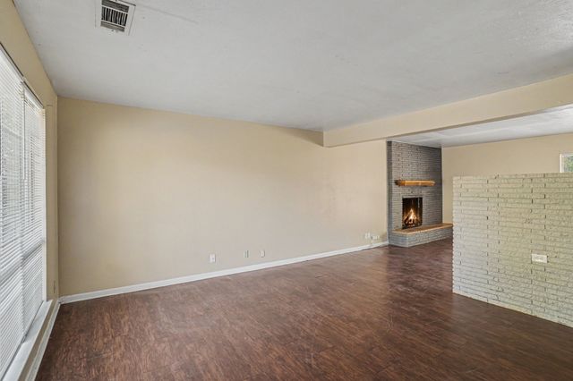 1414 Finley Road, Irving, TX 75062