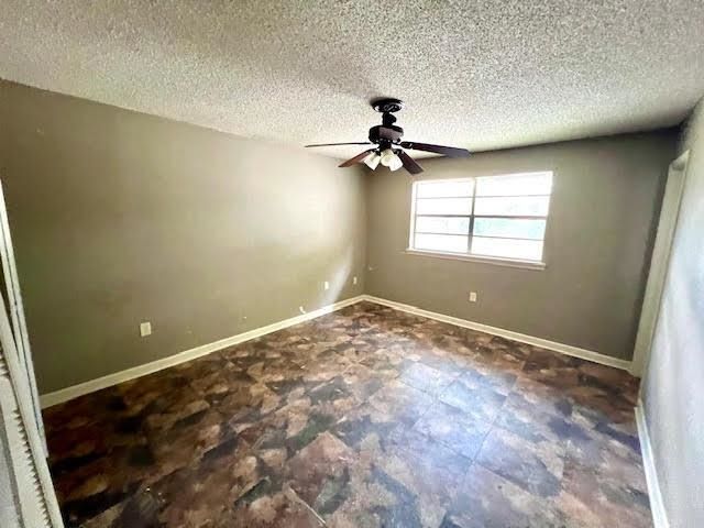 5252 N Shamrock Dr, Baton Rouge, LA 70814