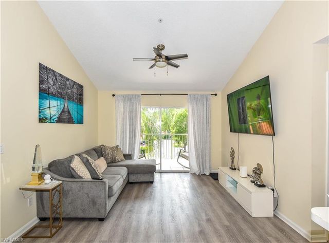 1275 Wildwood Lakes BLVD 303, Naples, FL 34104
