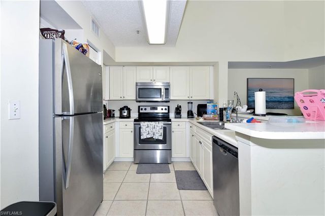 1275 Wildwood Lakes BLVD 303, Naples, FL 34104