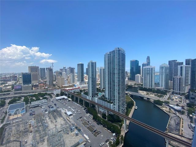 185 SW 7th St 3607, Miami, FL 33130