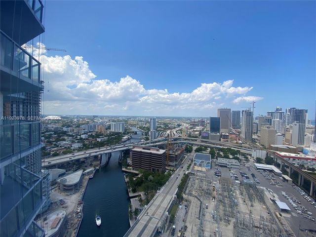 185 SW 7th St 3607, Miami, FL 33130