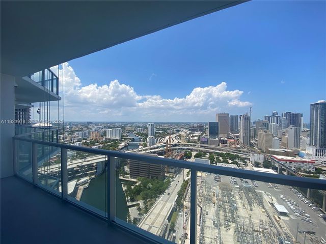 185 SW 7th St 3607, Miami, FL 33130