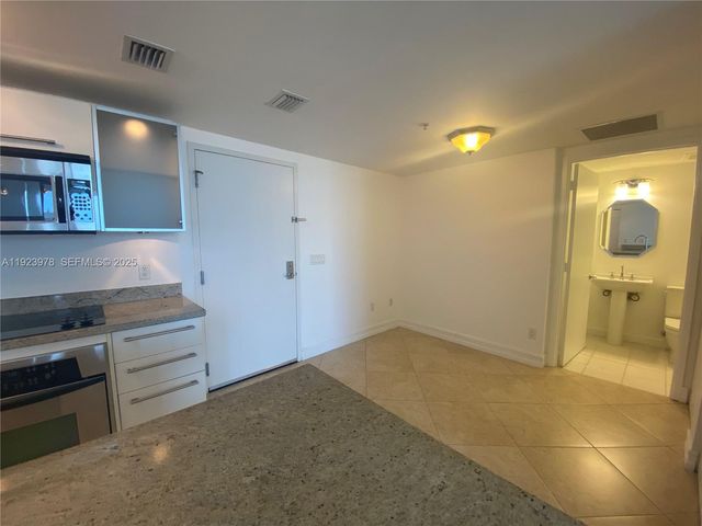 185 SW 7th St 3607, Miami, FL 33130