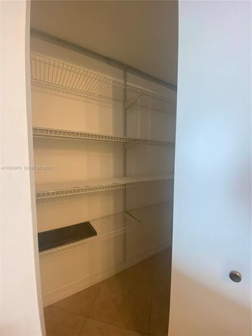 185 SW 7th St 3607, Miami, FL 33130