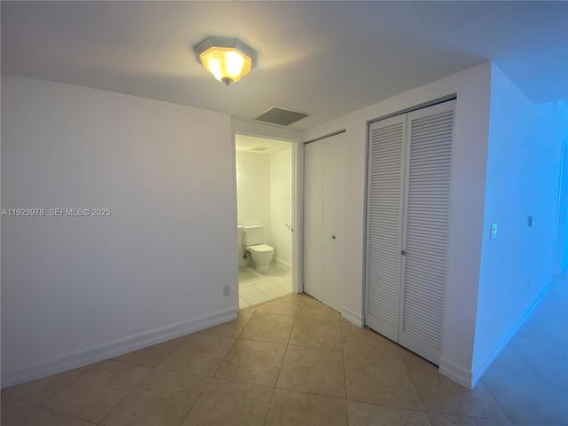 185 SW 7th St 3607, Miami, FL 33130