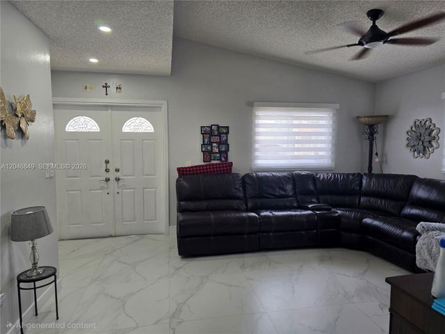 2727 W 70th St, Hialeah, FL 33016