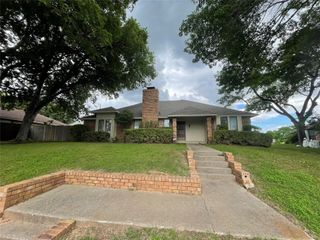 407 Hillcroft Circle, Duncanville, TX 75137
