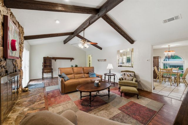 414 Ridgewood Drive, Desoto, TX 75115