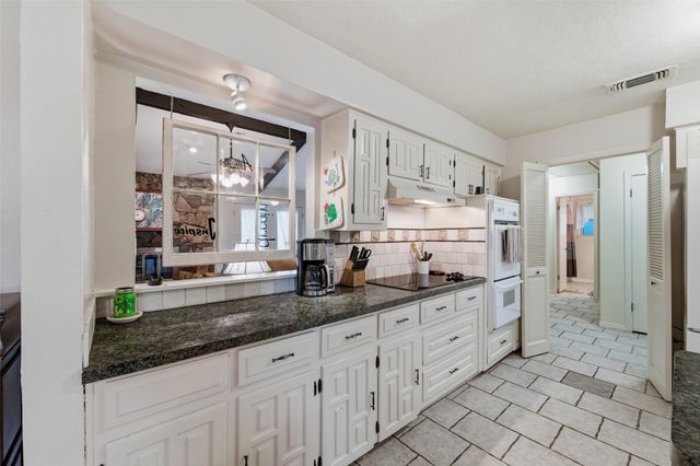 414 Ridgewood Drive, Desoto, TX 75115