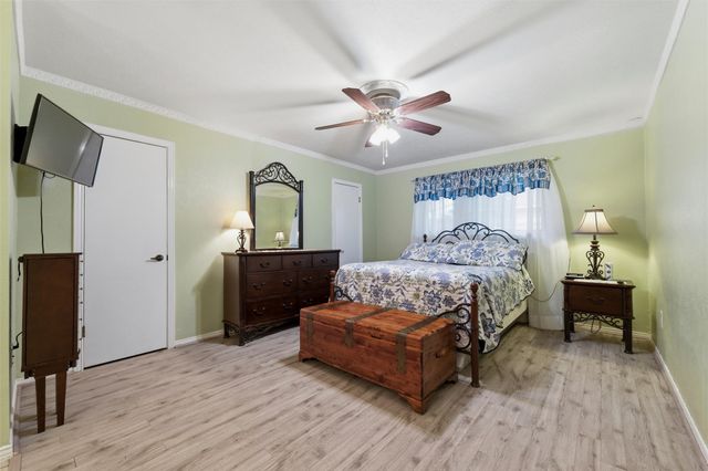 414 Ridgewood Drive, Desoto, TX 75115