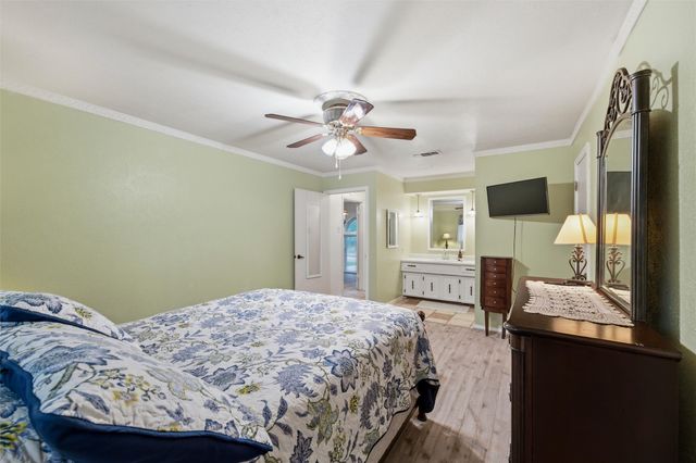 414 Ridgewood Drive, Desoto, TX 75115