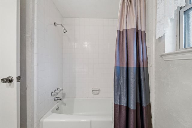 414 Ridgewood Drive, Desoto, TX 75115