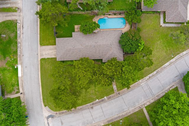 414 Ridgewood Drive, Desoto, TX 75115