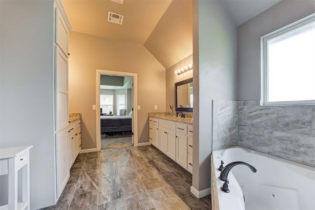 3903 Catalina Court, Norman, OK 73072