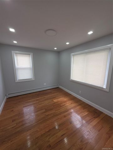 11807 202nd Street, Saint Albans, NY 11412