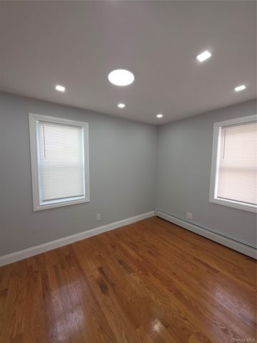 11807 202nd Street, Saint Albans, NY 11412
