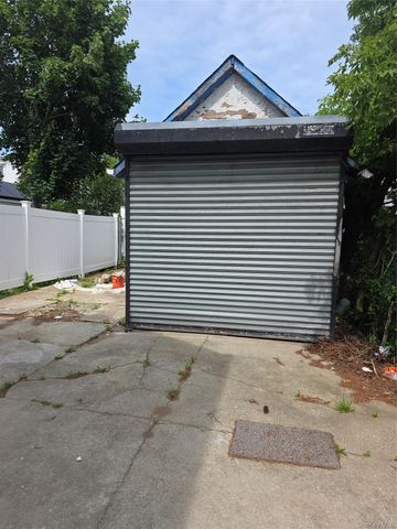 11807 202nd Street, Saint Albans, NY 11412