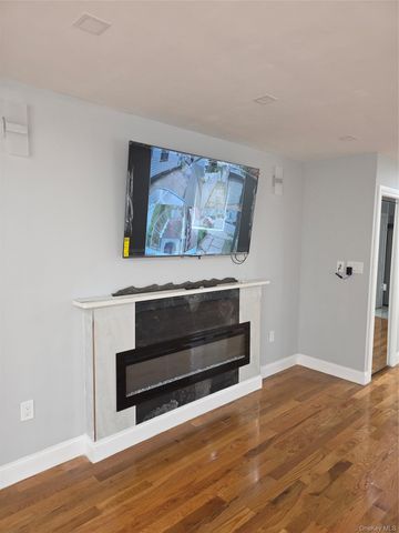 11807 202nd Street, Saint Albans, NY 11412