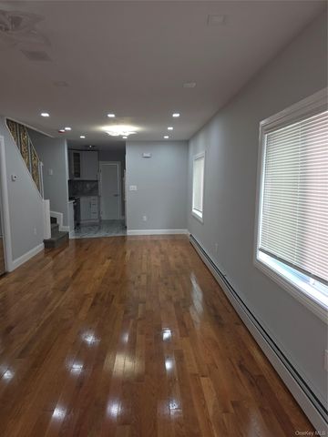 11807 202nd Street, Saint Albans, NY 11412