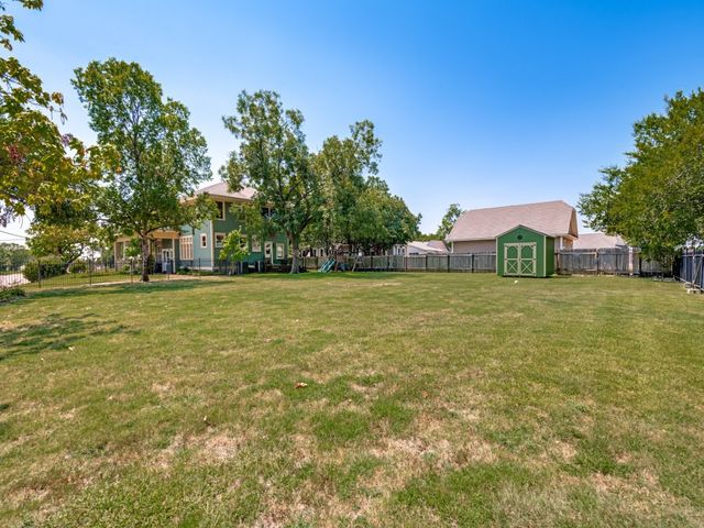 600 S Center Street, Forney, TX 75126