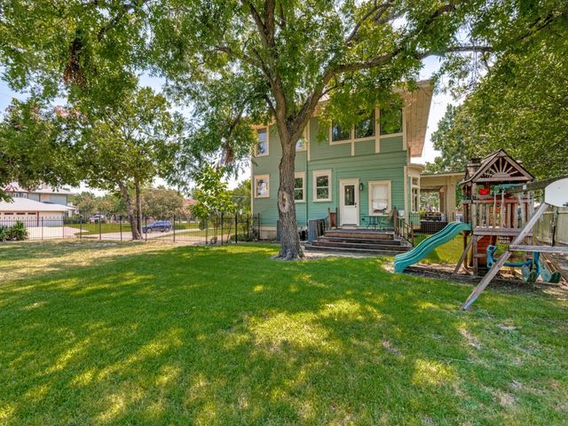 600 S Center Street, Forney, TX 75126