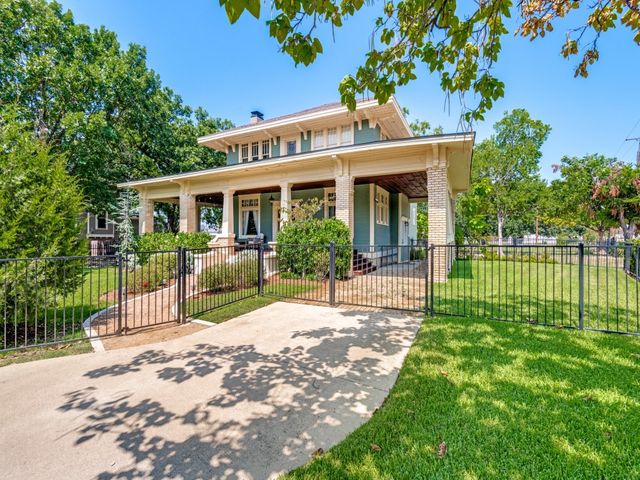 600 S Center Street, Forney, TX 75126