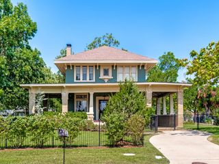 600 S Center Street, Forney, TX 75126
