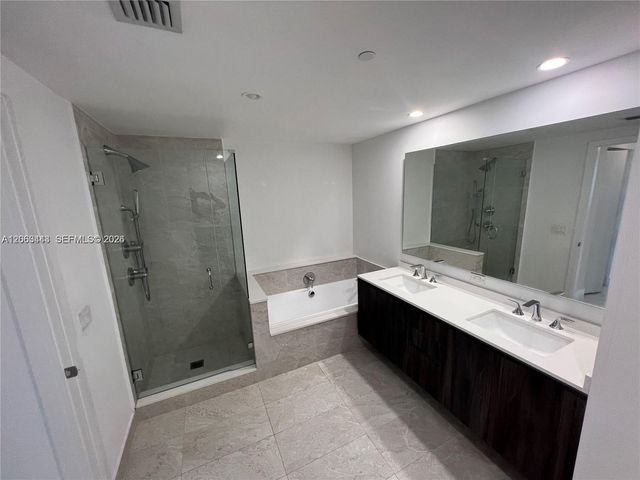 488 NE 18th Street 3000, Miami, FL 33132