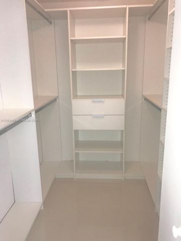 488 NE 18th Street 3000, Miami, FL 33132