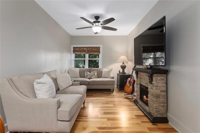 528 N White Avenue, Kansas City, MO 64123
