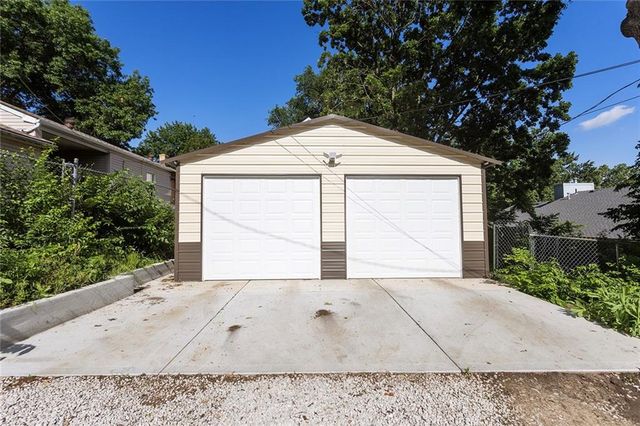 528 N White Avenue, Kansas City, MO 64123