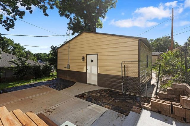 528 N White Avenue, Kansas City, MO 64123