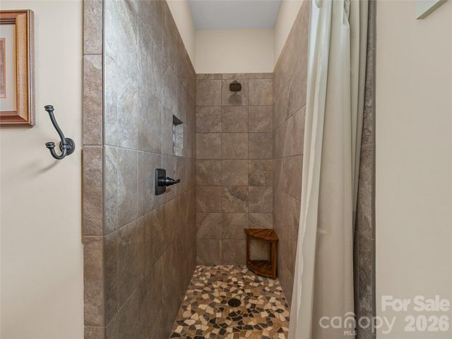197 Arlys Lane, Tryon, NC 28782