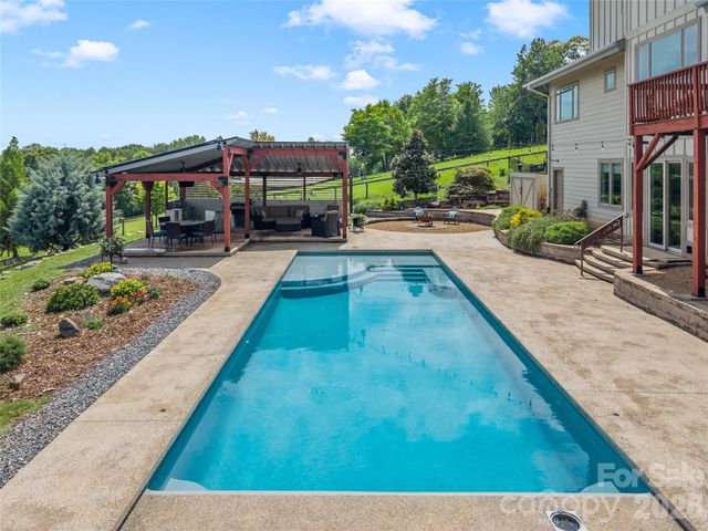 197 Arlys Lane, Tryon, NC 28782