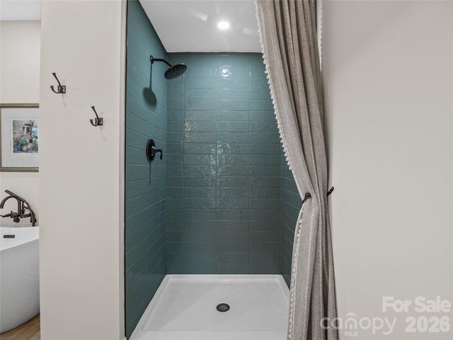 197 Arlys Lane, Tryon, NC 28782