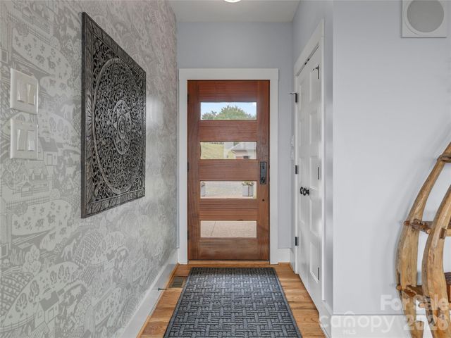 197 Arlys Lane, Tryon, NC 28782