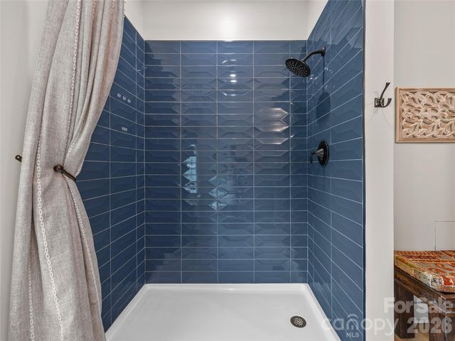 197 Arlys Lane, Tryon, NC 28782