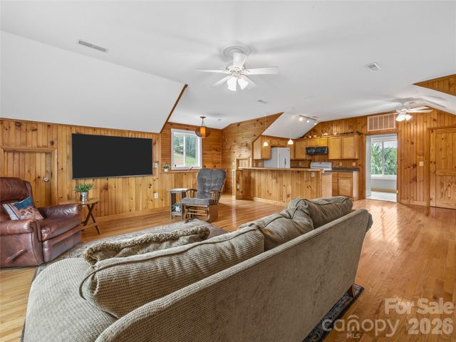 197 Arlys Lane, Tryon, NC 28782