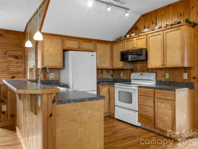 197 Arlys Lane, Tryon, NC 28782