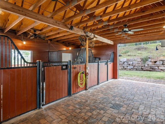 197 Arlys Lane, Tryon, NC 28782