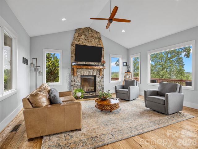197 Arlys Lane, Tryon, NC 28782