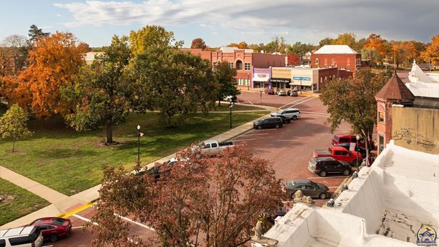 110 W 5th ST, Holton, KS 66436