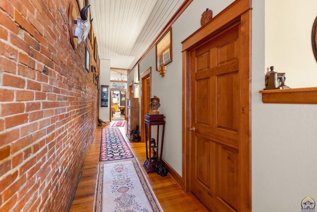 110 W 5th ST, Holton, KS 66436