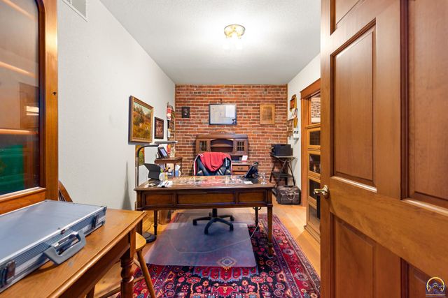 110 W 5th ST, Holton, KS 66436