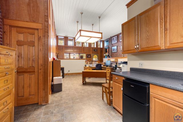 110 W 5th ST, Holton, KS 66436