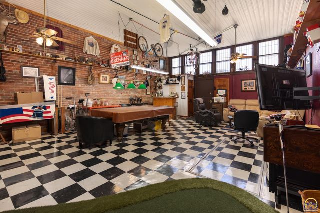 110 W 5th ST, Holton, KS 66436