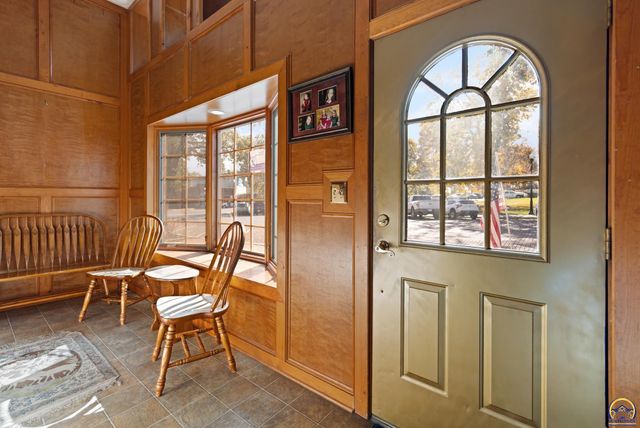 110 W 5th ST, Holton, KS 66436