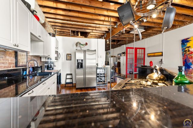 110 W 5th ST, Holton, KS 66436